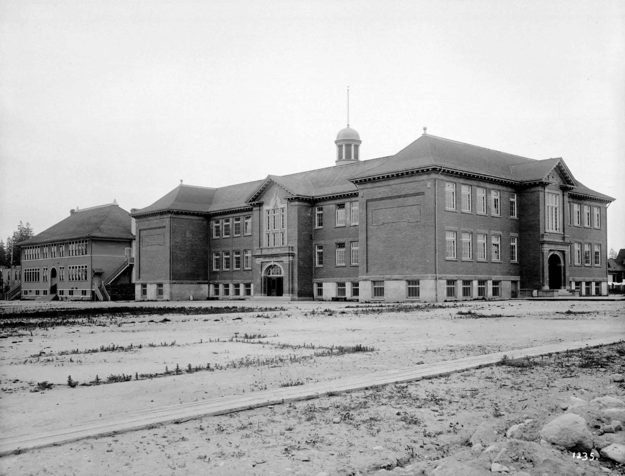 Lord Selkirk School c. 1912. Source: City of Vancouver Archives LGN 494