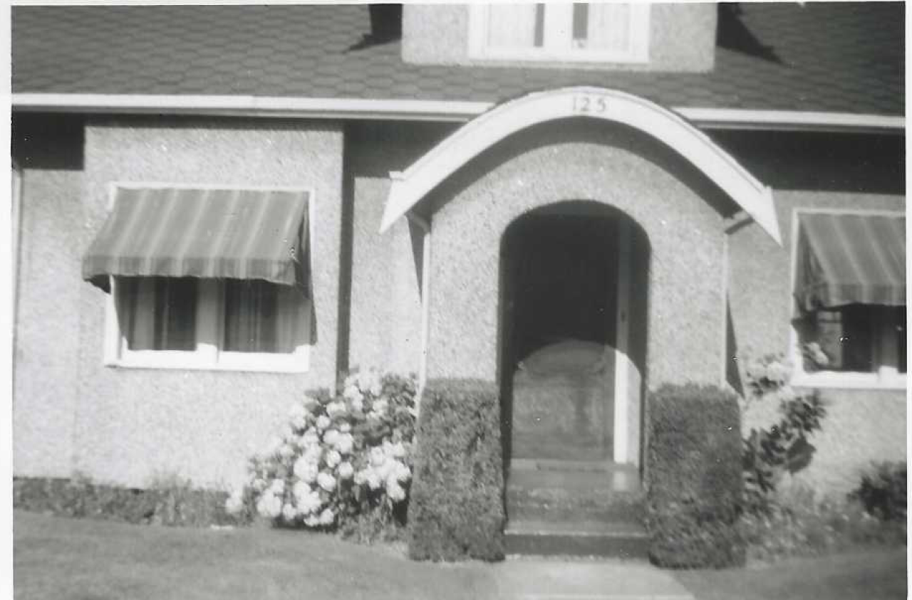 125 Boundary Rd. stucco siding 1950. Personal collection of John Little.