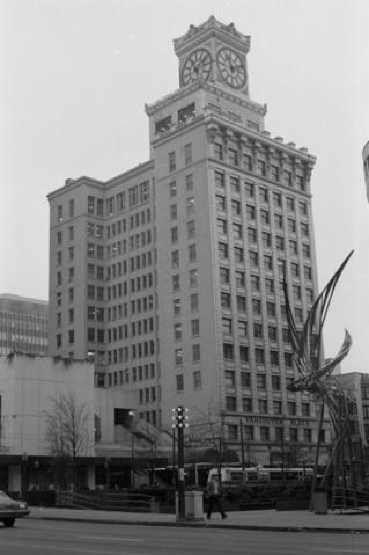 View of Vancouver Block in 1986. Source: City of Vancouver Archives 791-0842