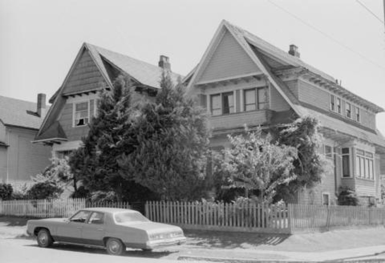 1510 Graveley Street (right) c. 1985

Source: City of Vancouver Archives Item : CVA 790-0227 - 1504, 1510 Graveley Street