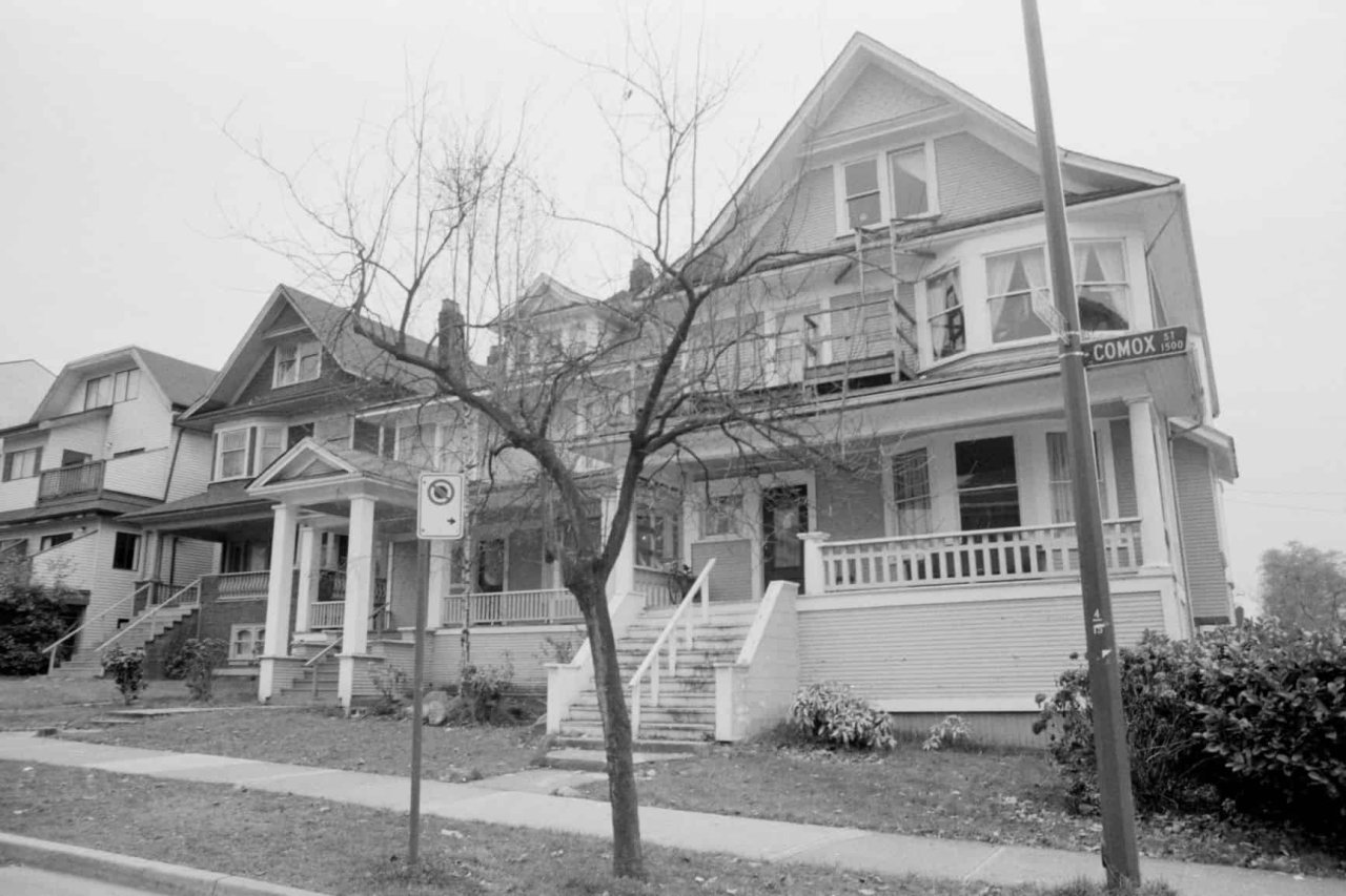 1550 Comox Street in the 1980s. City of Vancouver Archives, CVA 790-1701.