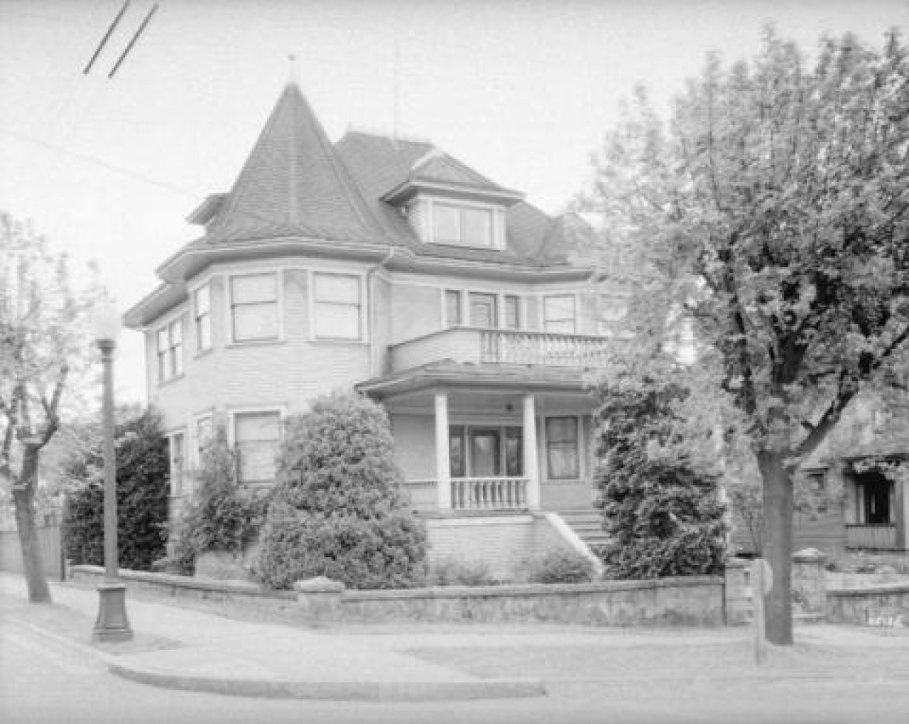 Residence of Mr. Brookhouse at 1872 Parker Street, c. 1932. Source: City of Vancouver Archives 99-41161