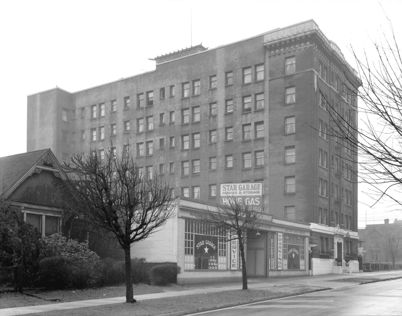 Caroline Court featuring Star Garage, 1935. Credit: Stuart Thomson. Source: City of Vancouver Archives 99-4721