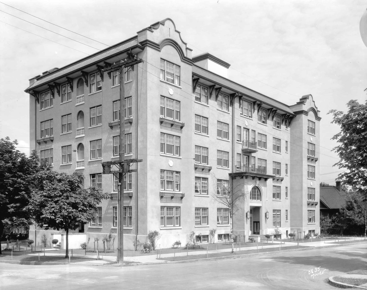 1928 photo of the Queen Charlotte Apartments at 1101 Nicola Street.
