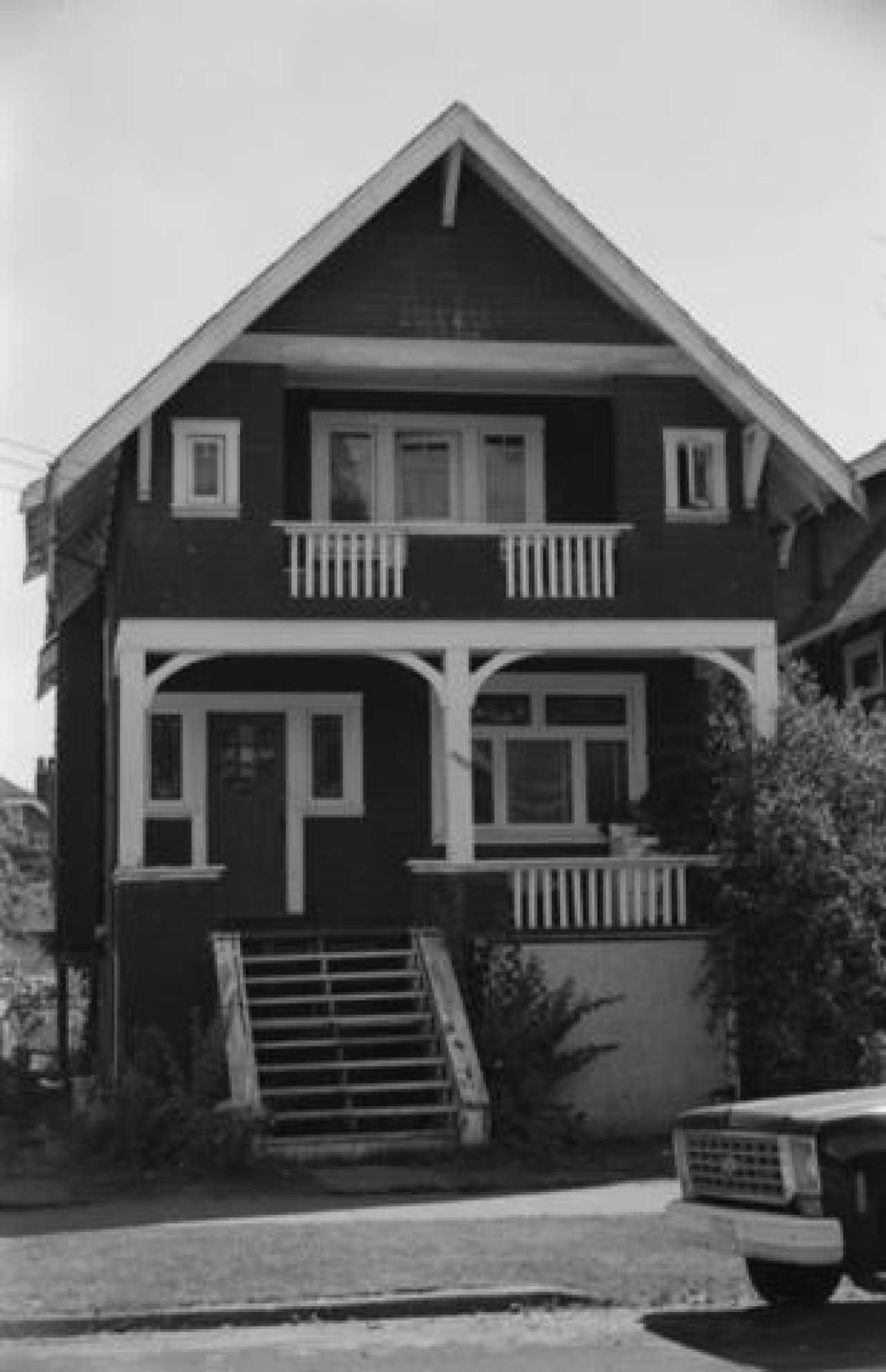 2622 West 7th Avenue c. 1978

Source: City of Vancouver Archives Item : CVA 786-29.15 - 2622 W. 7th Avenue