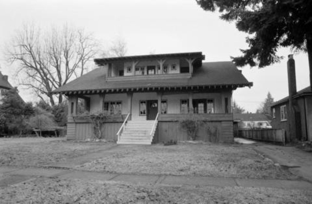 2925 West 38th Avenue c. 1985

Source: City of Vancouver Archives Item : CVA 790-2312 - 2925 West 38th Avenue