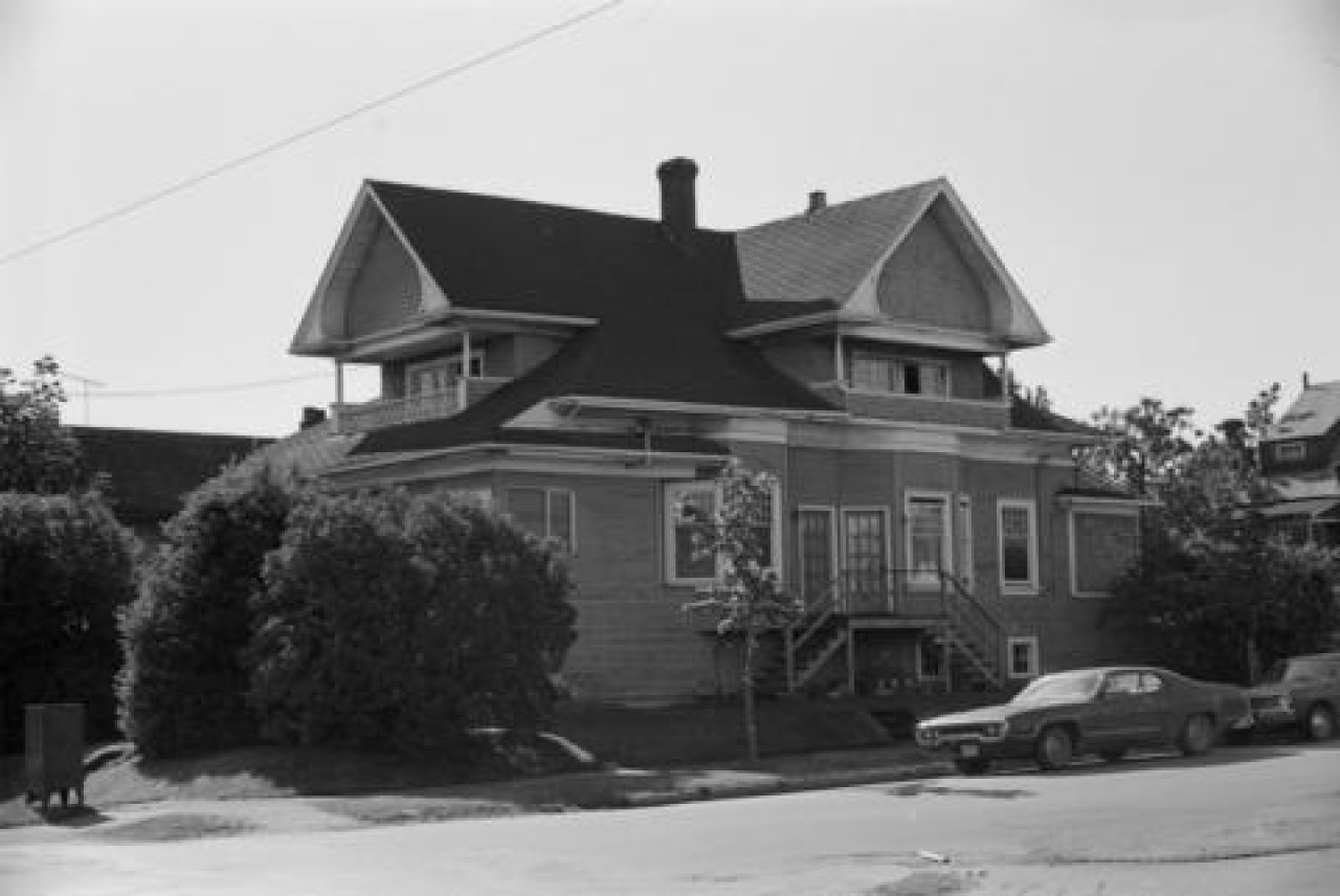 2090 West 5th Avenue c. 1978. Source: City of Vancouver Archives 786-31.09