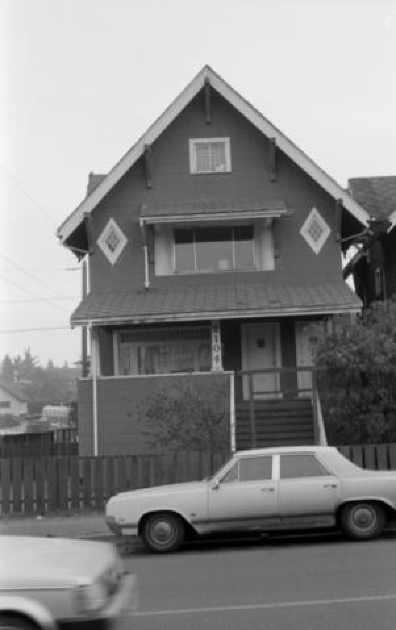 2104 MacDonald St (front) 1985. Source: City of Vancouver Archives 791 0741_141