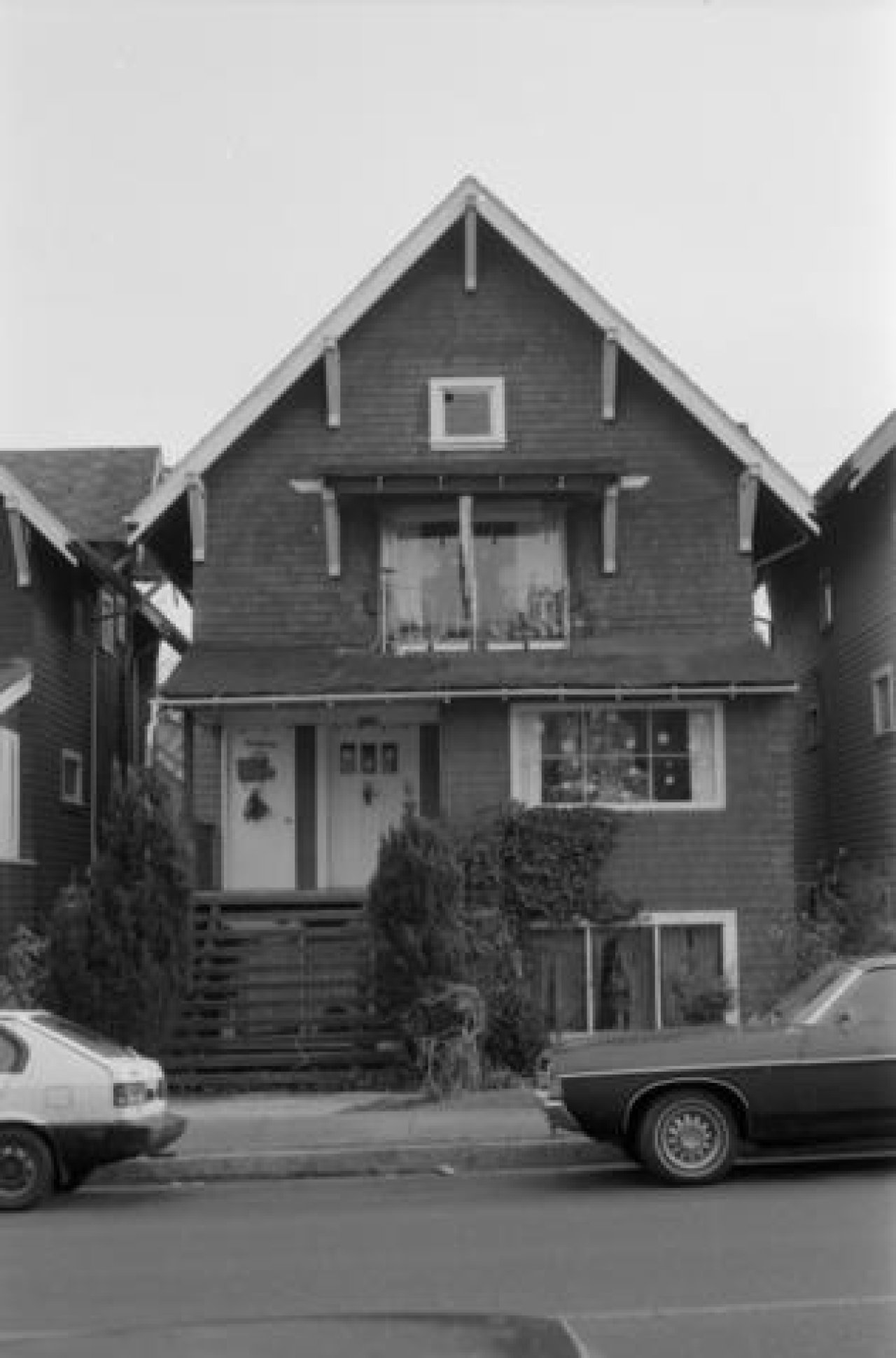 2114-2116 MacDonald St in 1985. Source: City of Vancouver Archives 791 0743_141