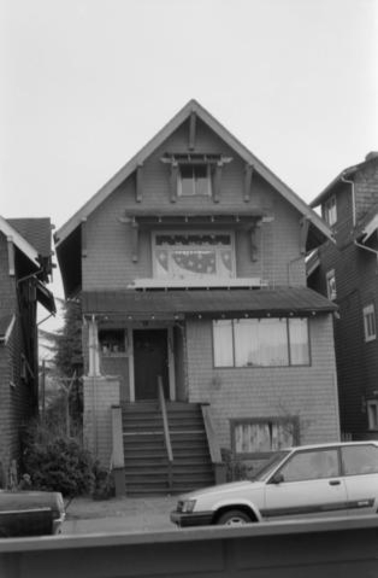 2122-2124 MacDonald St in 1985. Source: City of Vancouver Archives 791 0744_141