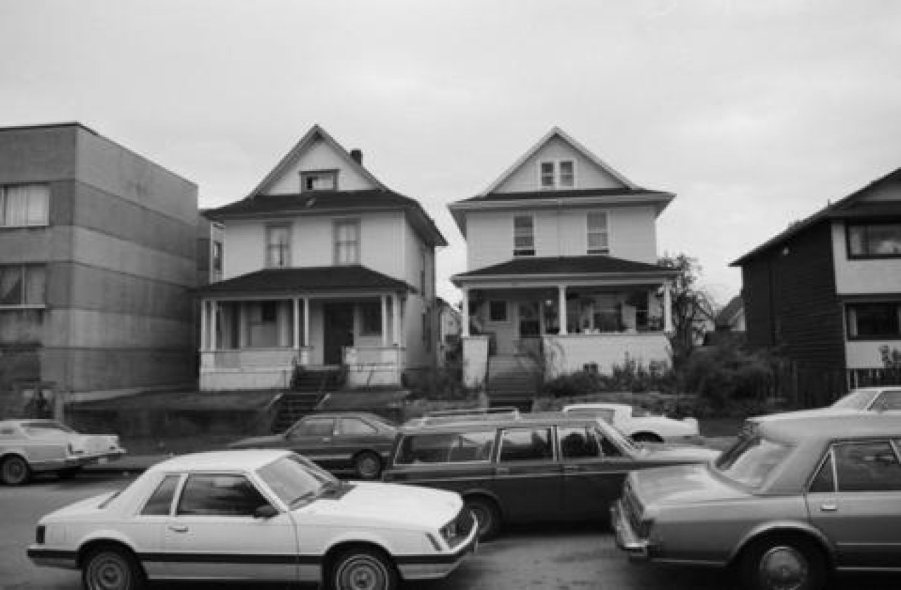 666 and 658 Keefer Street (right) c. 1985. Source: City of Vancouver Archives 790-0728